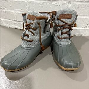Sperry Tan and Gray Insulated Duck Boots